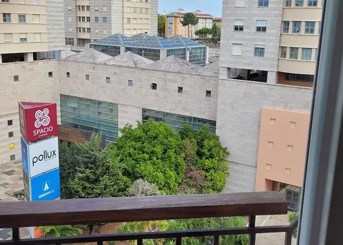 Comfy Near Metro Lissabon