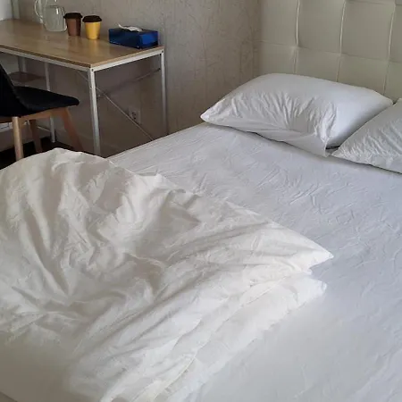 Comfy Near Metro Pansiyon Lisboa